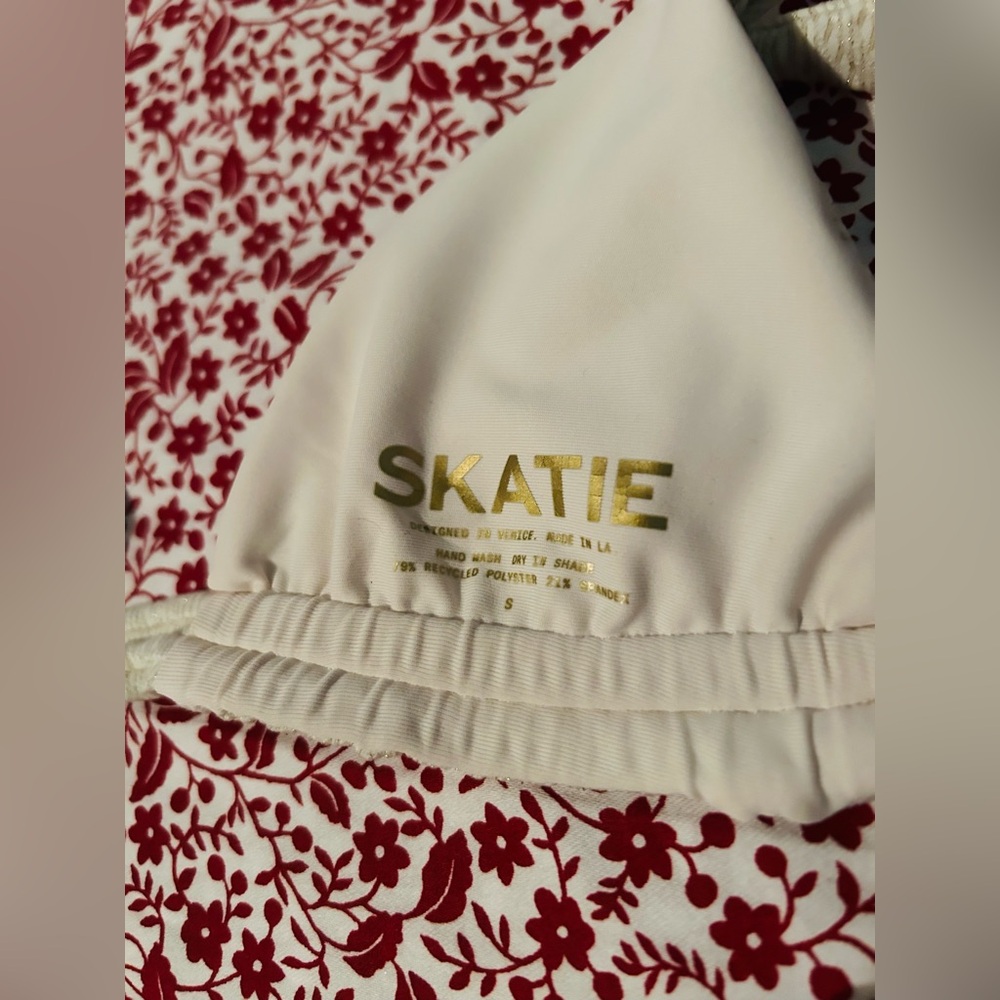 Skatie bikini top 🤍✨ - Picture 2 of 2